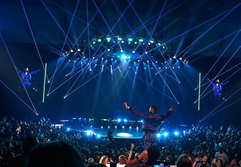 Usher's Las Vegas Residency: A Spectacular Showman Sets the Strip on Fire!